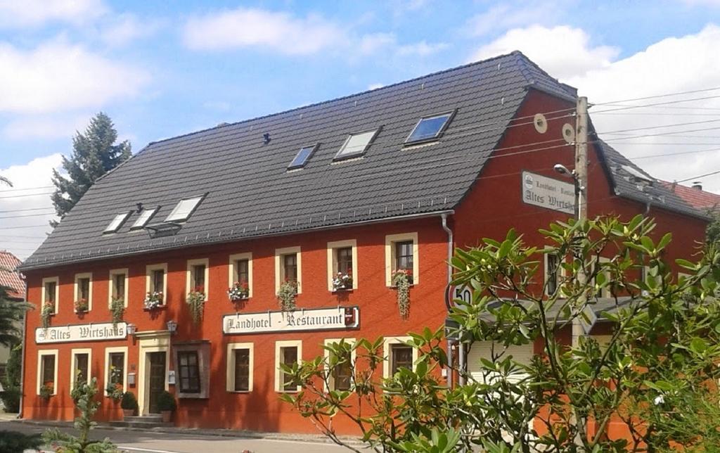 Altes Wirtshaus Foerdergersdorf Bed & Breakfast 萨兰德特 外观 照片
