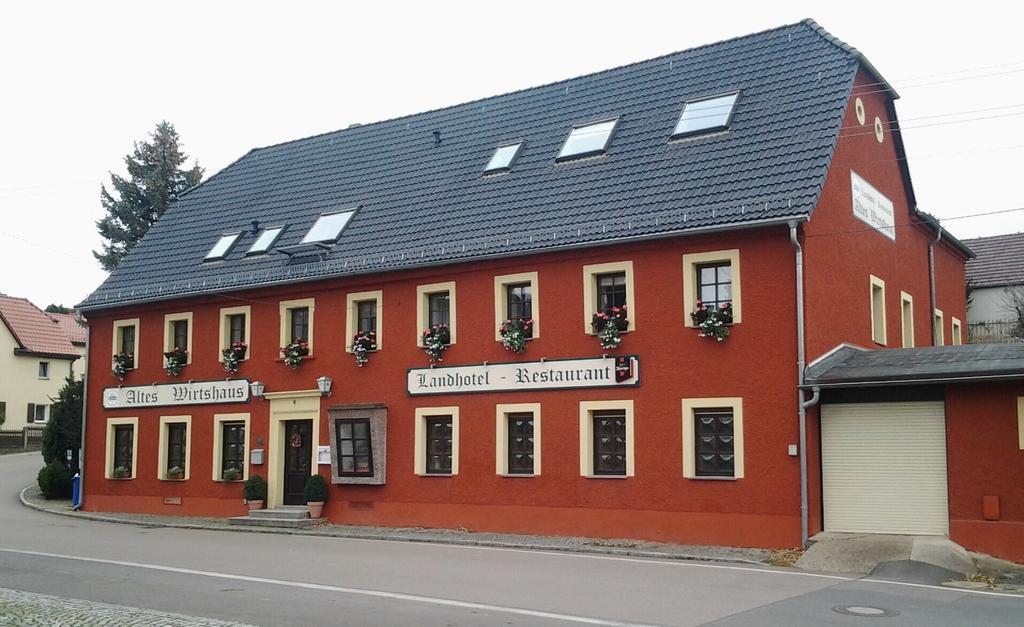Altes Wirtshaus Foerdergersdorf Bed & Breakfast 萨兰德特 外观 照片