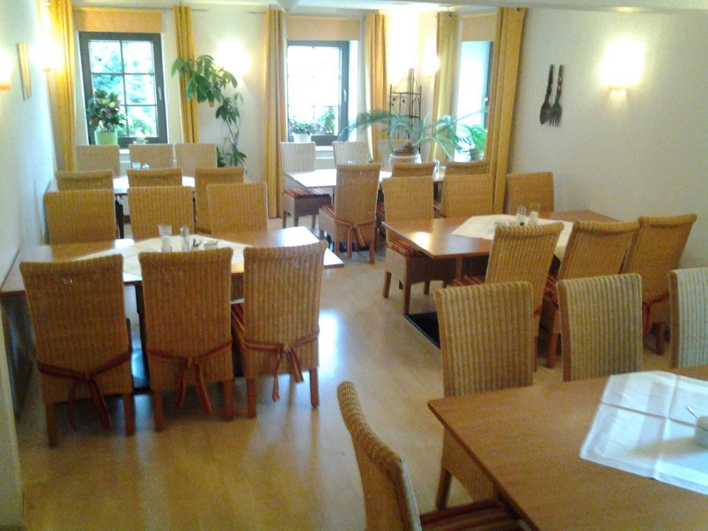 Altes Wirtshaus Foerdergersdorf Bed & Breakfast 萨兰德特 外观 照片