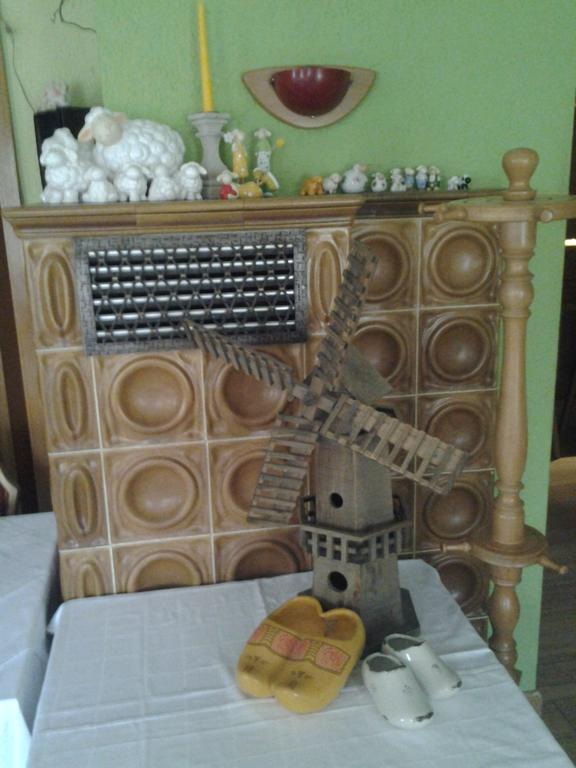Altes Wirtshaus Foerdergersdorf Bed & Breakfast 萨兰德特 外观 照片