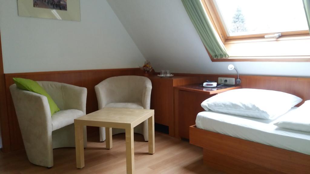 Altes Wirtshaus Foerdergersdorf Bed & Breakfast 萨兰德特 外观 照片