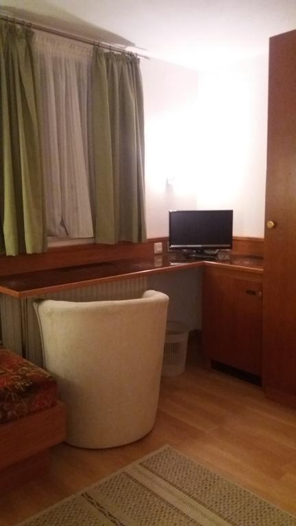 Altes Wirtshaus Foerdergersdorf Bed & Breakfast 萨兰德特 外观 照片