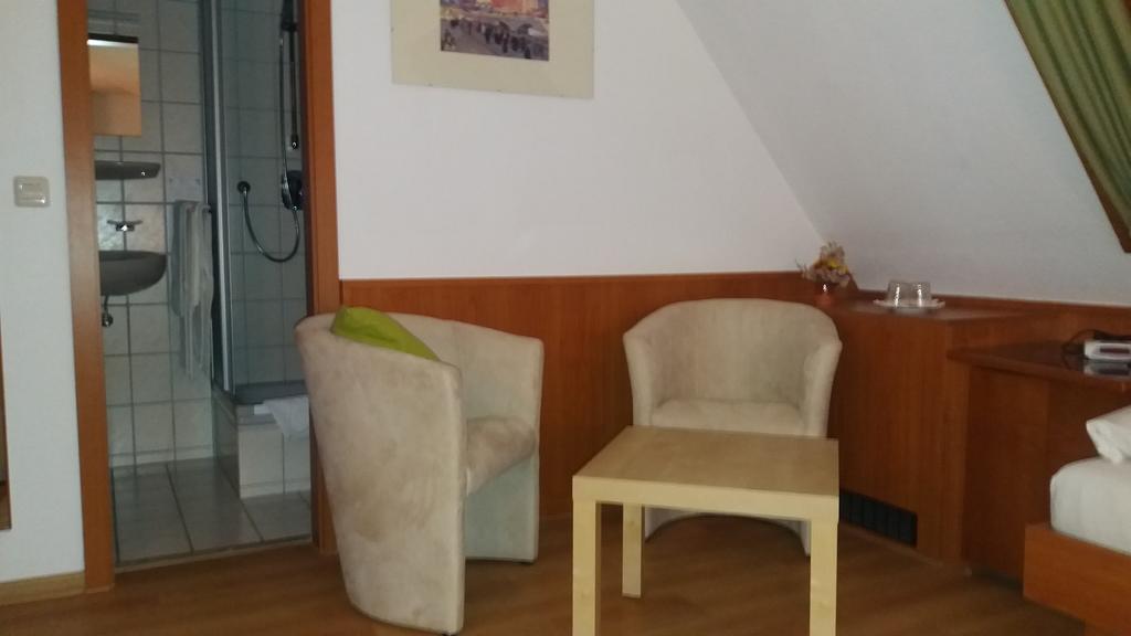 Altes Wirtshaus Foerdergersdorf Bed & Breakfast 萨兰德特 外观 照片