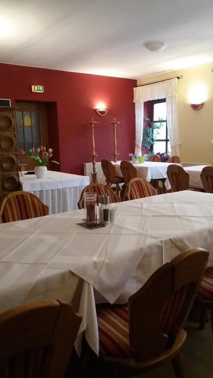 Altes Wirtshaus Foerdergersdorf Bed & Breakfast 萨兰德特 外观 照片