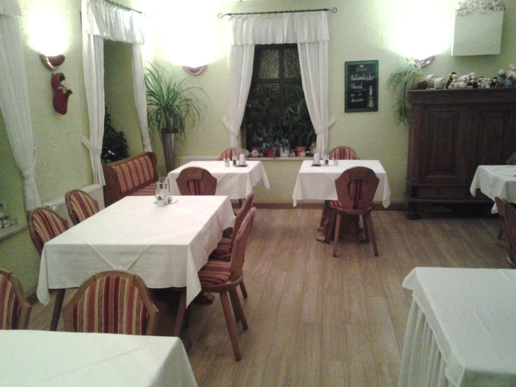 Altes Wirtshaus Foerdergersdorf Bed & Breakfast 萨兰德特 外观 照片