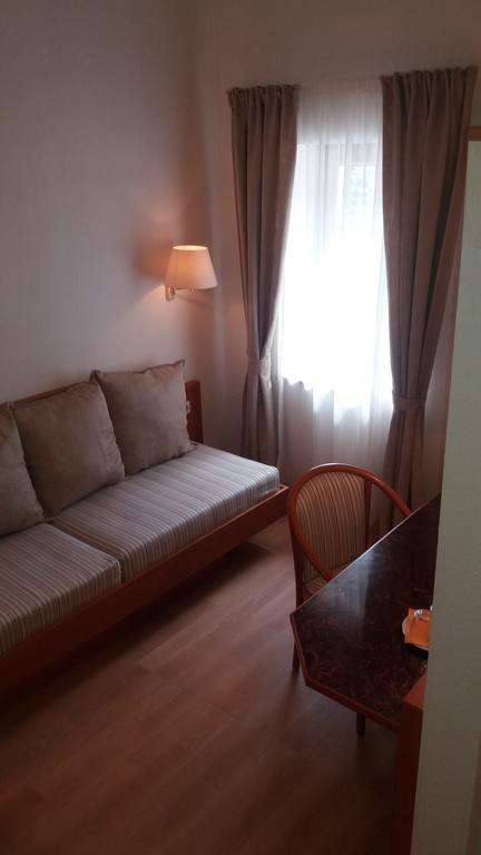 Altes Wirtshaus Foerdergersdorf Bed & Breakfast 萨兰德特 外观 照片