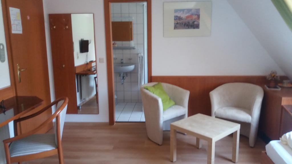 Altes Wirtshaus Foerdergersdorf Bed & Breakfast 萨兰德特 外观 照片