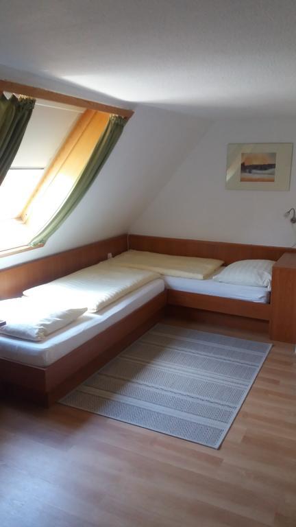 Altes Wirtshaus Foerdergersdorf Bed & Breakfast 萨兰德特 外观 照片