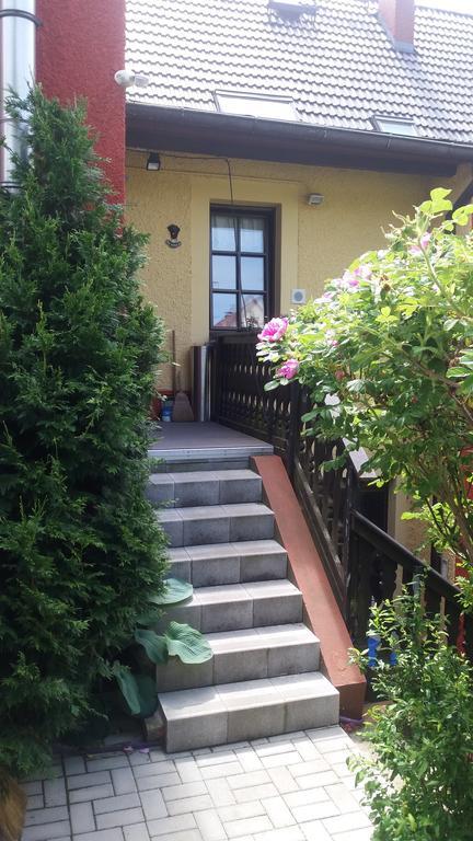 Altes Wirtshaus Foerdergersdorf Bed & Breakfast 萨兰德特 外观 照片