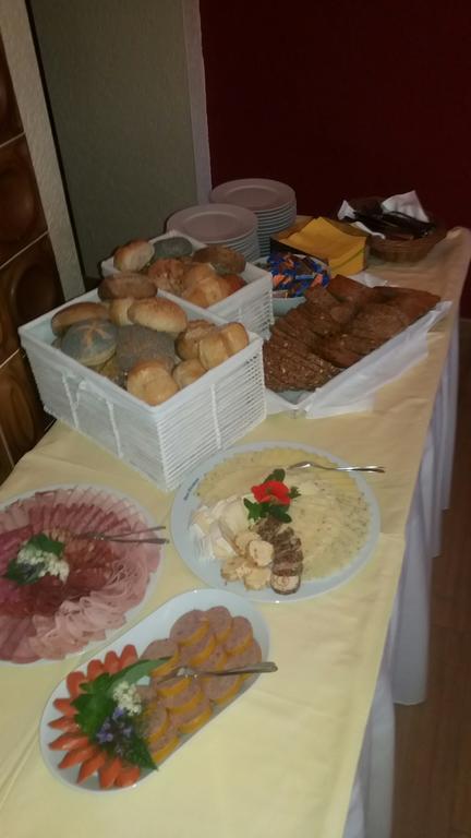 Altes Wirtshaus Foerdergersdorf Bed & Breakfast 萨兰德特 外观 照片
