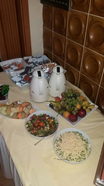 Altes Wirtshaus Foerdergersdorf Bed & Breakfast 萨兰德特 外观 照片