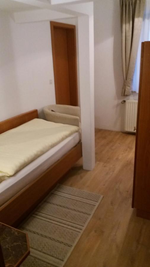 Altes Wirtshaus Foerdergersdorf Bed & Breakfast 萨兰德特 外观 照片