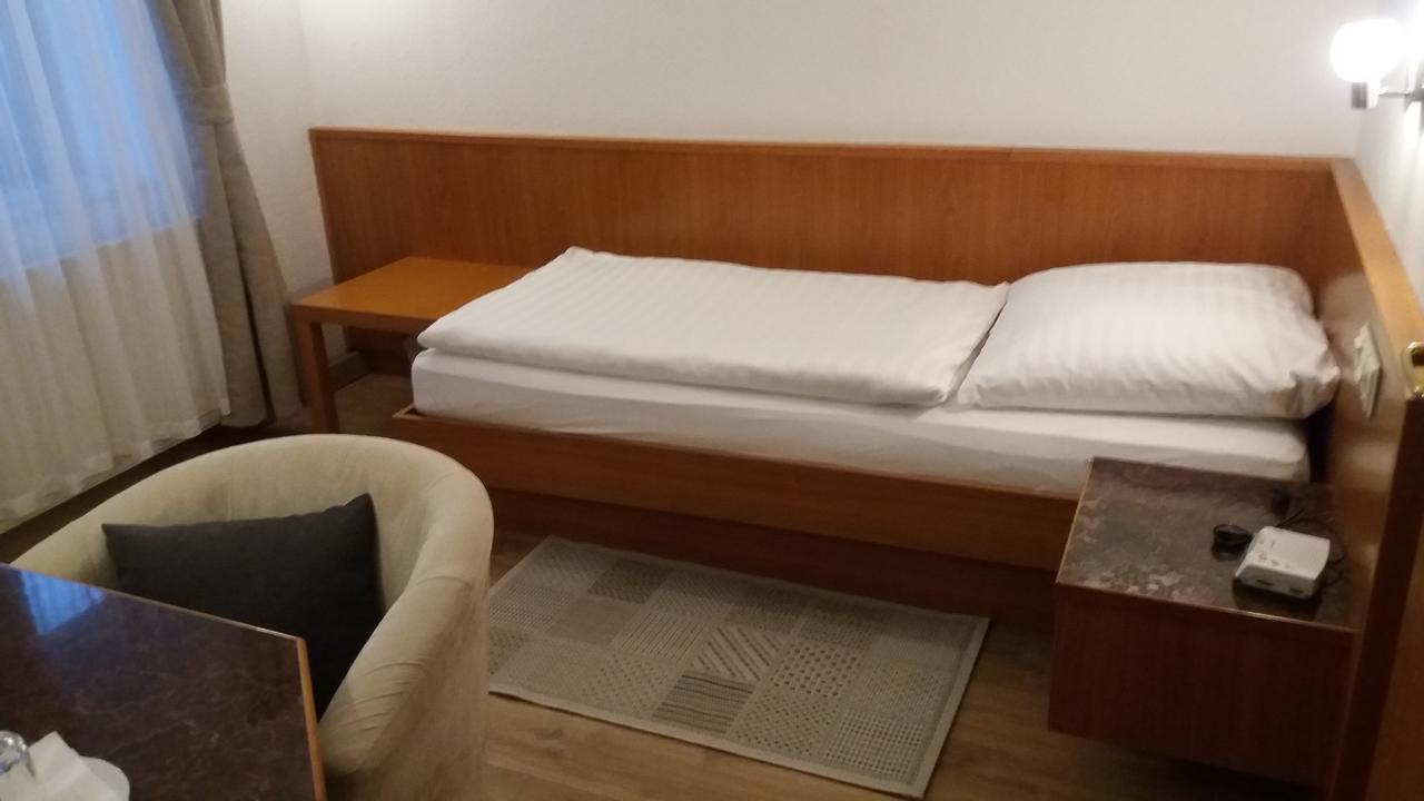 Altes Wirtshaus Foerdergersdorf Bed & Breakfast 萨兰德特 外观 照片