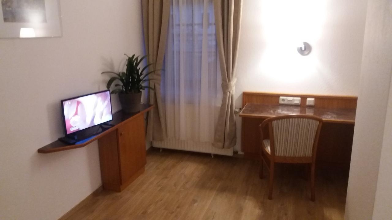 Altes Wirtshaus Foerdergersdorf Bed & Breakfast 萨兰德特 外观 照片