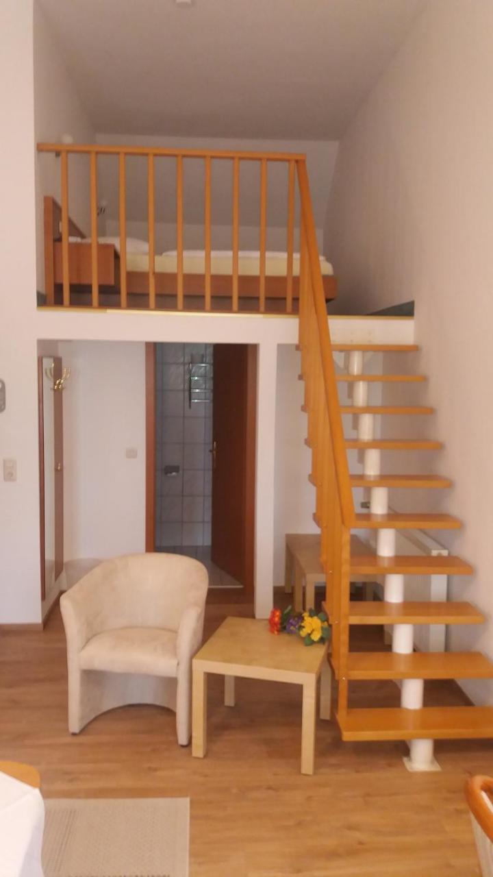 Altes Wirtshaus Foerdergersdorf Bed & Breakfast 萨兰德特 外观 照片